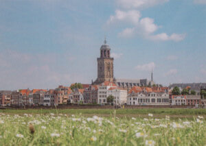Postkaart Deventer Kiekjes 02 - Skyline van Deventer X12