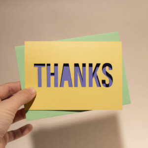 Wenskaart Cut it Out 007 - THANKS X6