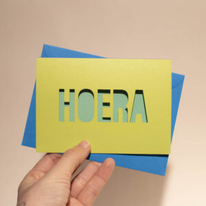Wenskaart Cut it Out 002 - HOERA X6