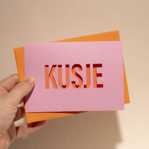 Wenskaart Cut it Out 001 - KUSJE X6